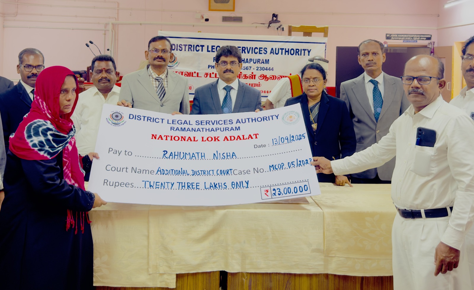 மக்கள் நீதிமன்றத்தில் 706 வழக்குகளுக்கு தீர்வு