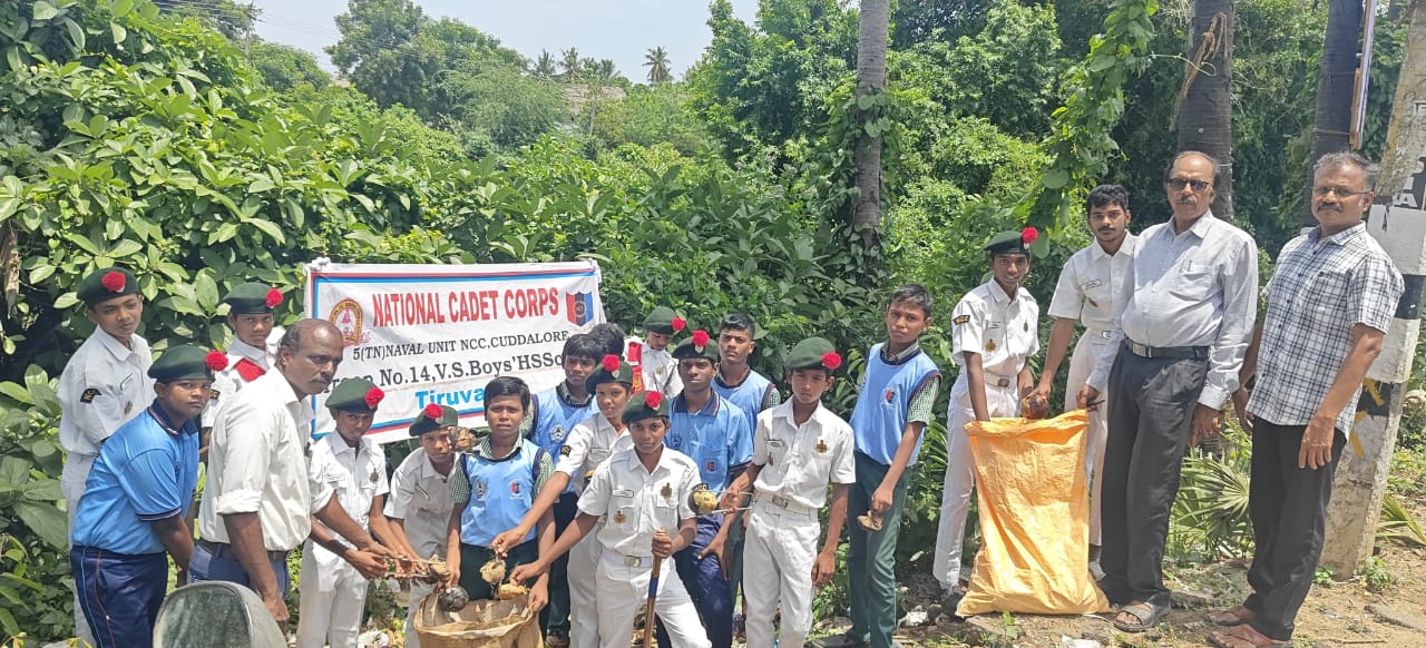 டெல்டா மாவட்டங்களில் ஒரு கோடி பனை விதைகள் விதைக்கும் பணி.