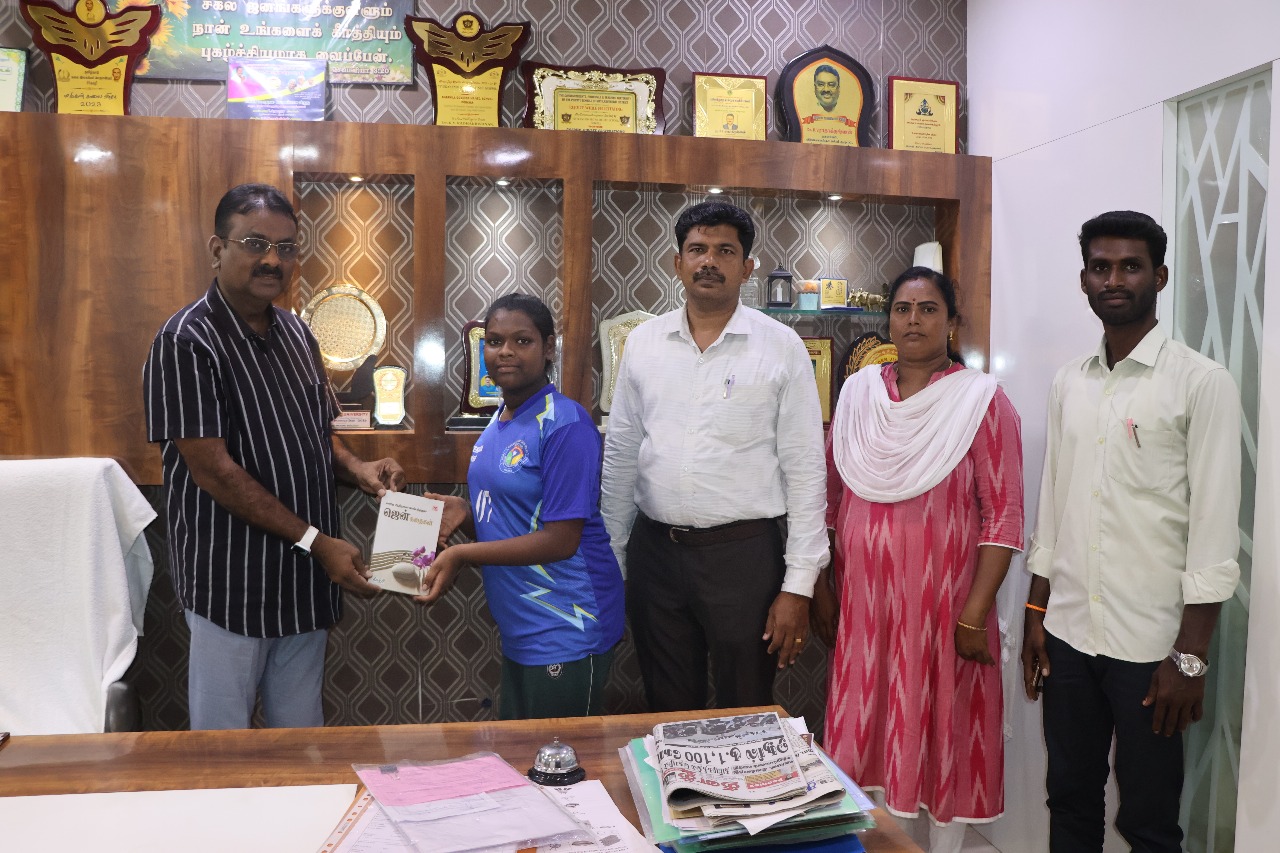 சீர்காழி விவேகானந்தா மெட்ரிக் மேல்நிலைப்பள்ளி மாணவிக்கு பாராட்டு