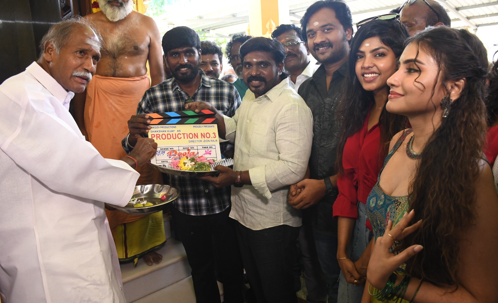 புதிய படத்தை முதல்வர் ரங்கசாமி பூஜை செய்து தொடங்கி வைத்தார்