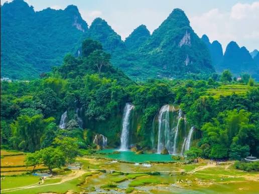 அழிவைத் தேடி....