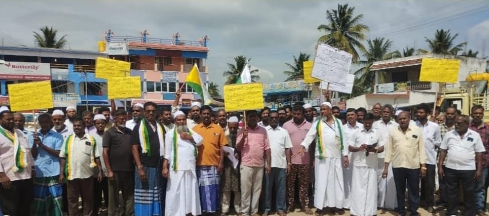 ஜவ்வாது மலை ஒன்றியம் ஜமுனாமரத்தூர் இருந்து காவலூர் வரை சாலையை விரிவுபடுத்த கோரி ஆர்ப்பாட்டம்.