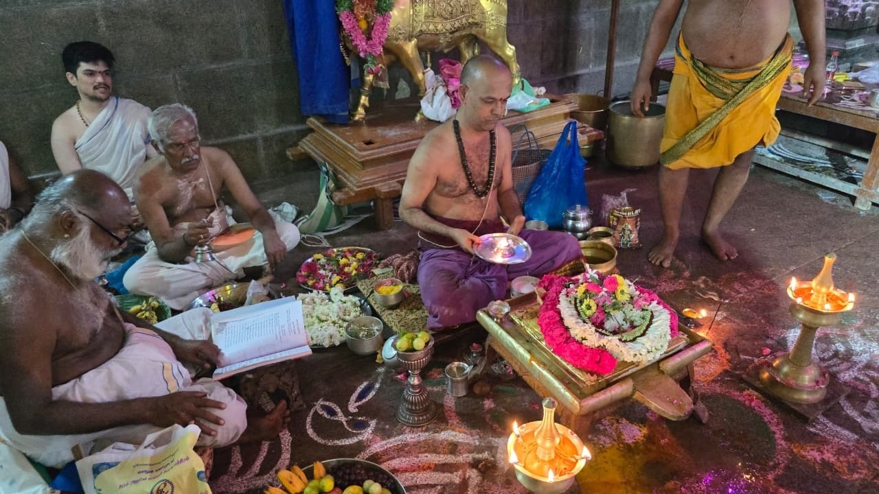 ராமநாத சுவாமி கோயிலில் நவராத்திரி திருவிழாவை முன்னிட்டு ஸ்ரீ சக்கர பூஜை