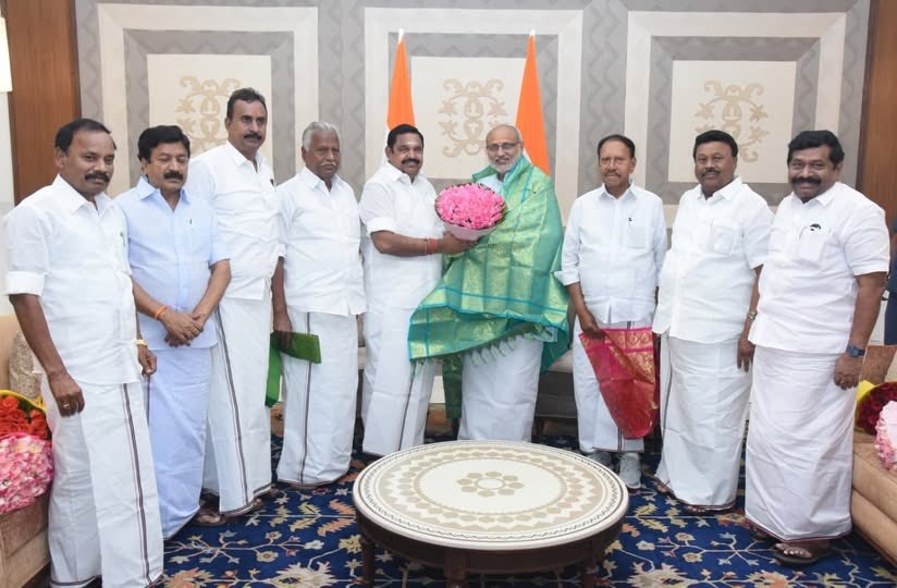 சிபி ராதாகிருஷ்ணனை அதிமுக பொதுச் செயலாளர் பழனிசாமி, அதிமுக நிர்வாகிகளுடன் சந்தித்து வாழ்த்து