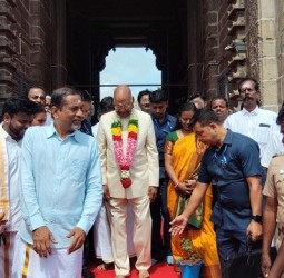 முன்னாள் ஜனாதிபதி ராம்நாத் கோவிந்த்நேற்று தென்காசி காசி விஸ்வநாதர் கோவிலில் தரிசனம்