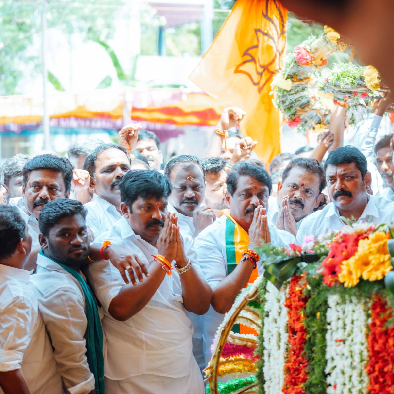 தியாகி இமானுவேல் சேகரனார் நினைவிடத்தில் தமிழக பாஜக தலைவர் நயினார் நாகேந்திரன் மலர்வளையம் வைத்து மரியாதை