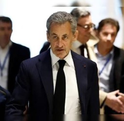 பிரான்ஸ் முன்னாள் அதிபர் சர்கோசிக்கு 5 ஆண்டுகள் சிறை தண்டணை விதிப்பு|