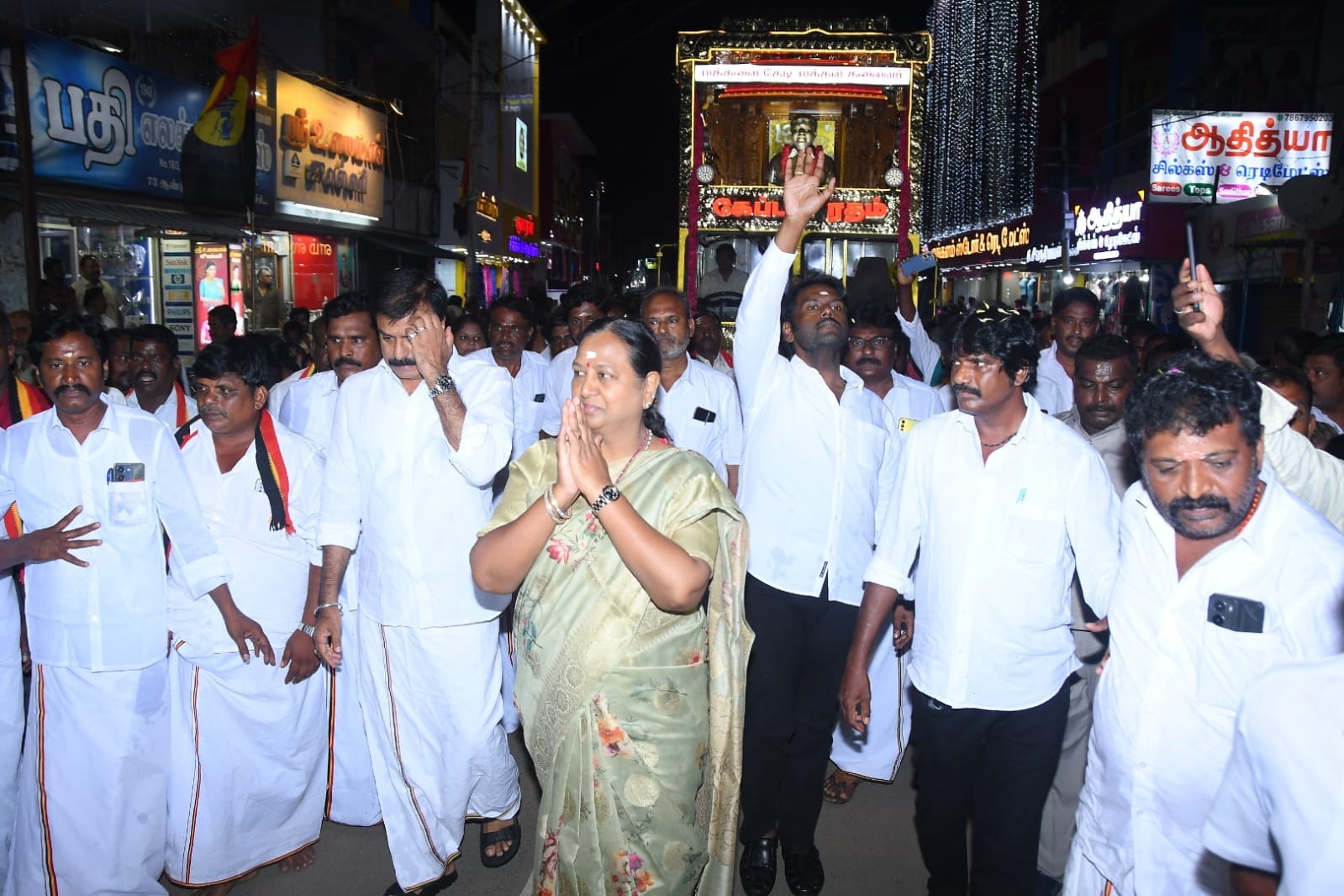 அறந்தாங்கி பகுதியில் மக்களை சந்தித்த தேமுதிக பொதுச் செயலாளர்