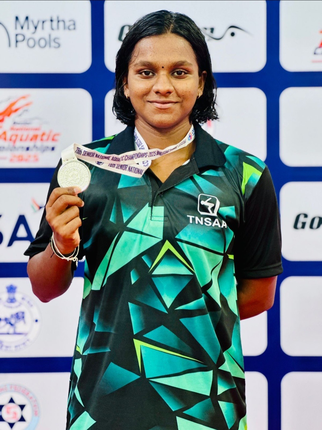 ஆசிய நீச்சல் போட்டியில்   மதுரை பள்ளி மாணவி