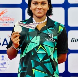 ஆசிய நீச்சல் போட்டியில்   மதுரை பள்ளி மாணவி