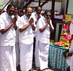 விருதுநகரில் அண்ணா உருவப் படத்துக்கு திமுகவினர் மாலை அணிவித்து மரியாதை