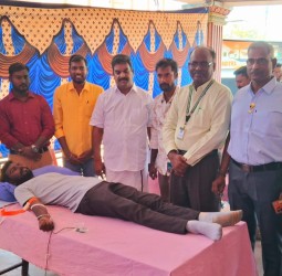 இந்திய ஜனநாயக வாலிபர் சங்கம் மற்றும் இந்திய மாணவர் சங்கத்தின் சார்பில் நடைபெற்ற ரத்ததான முகாம்