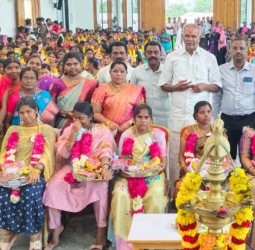 பணகுடியில் நேற்று நடந்த சமுதாய வளைகாப்பு விழா