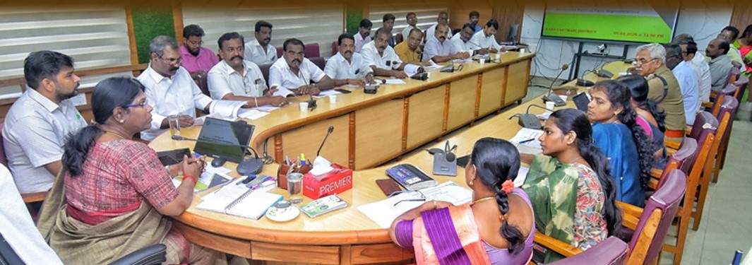 வாக்குப்பதிவு அலுவலர்கள் மற்றும் உதவி வாக்குப்பதிவு அலுவலர்களுடன் கலெக்டர் அழகுமீனா கலந்துரையாடினார்