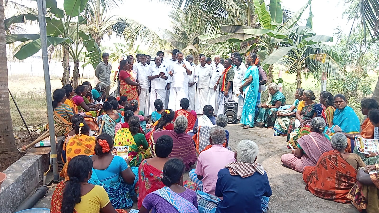 மோரணத்திற்கு நகரப் பேருந்து: 100 நாள் வேலை செய்யும் பெண்கள் அ.தி.மு.க., பொறுப்பாளர்களிடம் கோரிக்கை முன் வைப்பு!