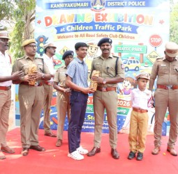 ஆயுதப்படையில் 3 நாள் சாலை பாதுகாப்பு ஓவிய கண்காட்சி