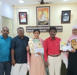 அரசு கல்லூரி மாணவியருக்கு பாராட்டு