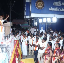 பொன்னியம்மன்மேட்டில் நடந்த தவெக கூட்டம்