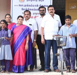 மாணவர்களுக்கு விலையில்லா மிதிவண்டி