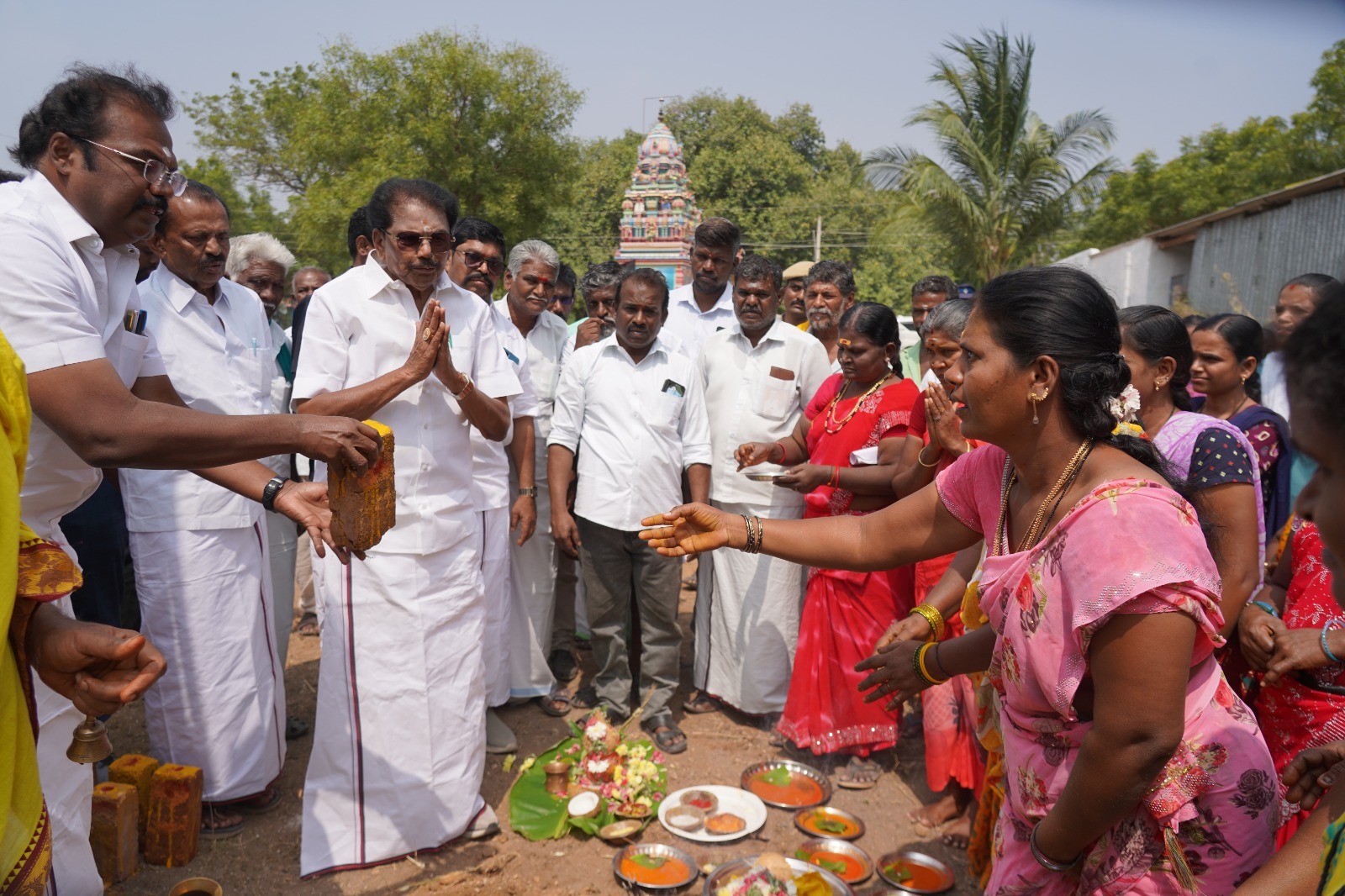 அஞ்சம்பட்டி கிராமத்தில் புதிதாகக் கட்டப்பட உள்ள 30,000 லிட்டர் கொள்ளளவு கொண்ட மேல்நிலை நீர்த்தேக்கத் தொட்டி