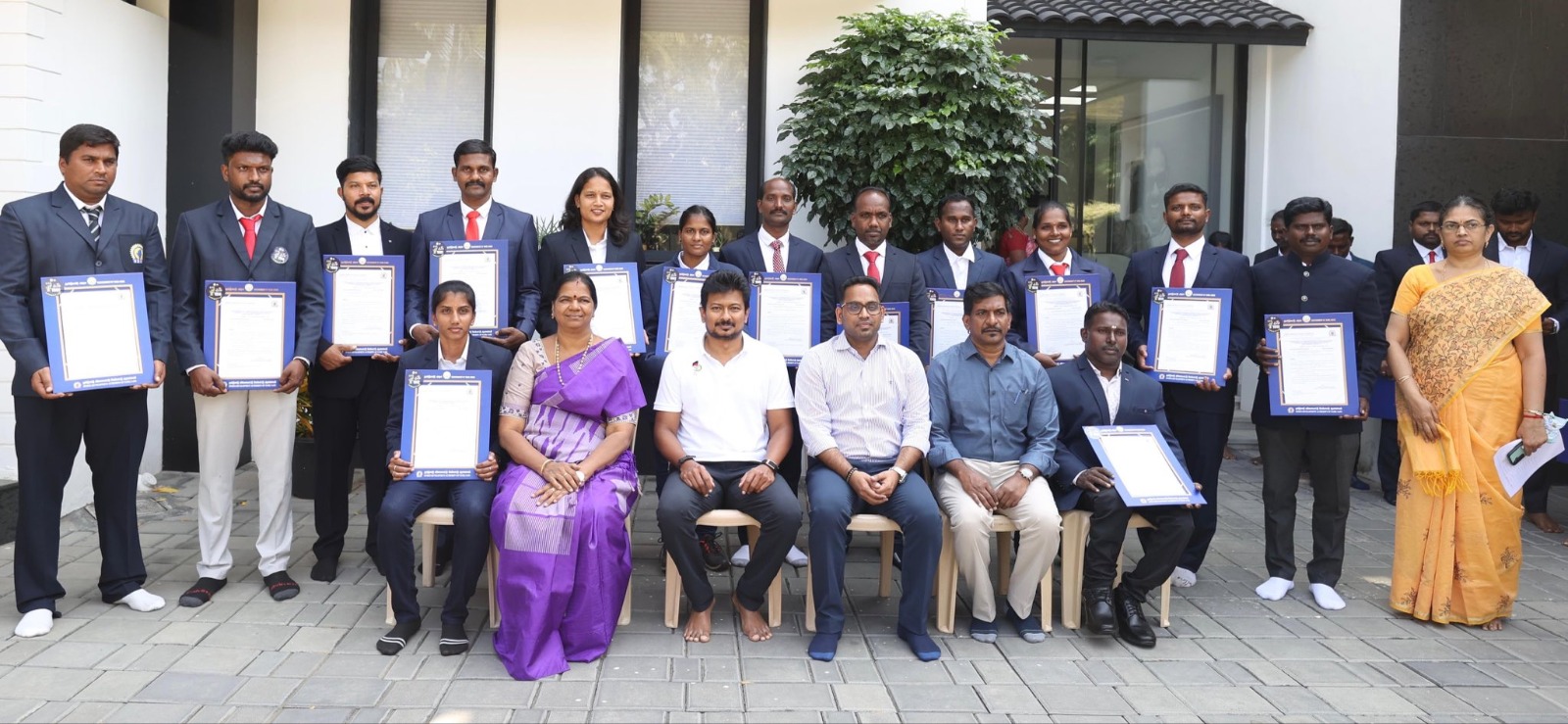 பயிற்சியாளர்களாக பணியாற்ற தேர்வாகியுள்ளவர்களுக்கு பணி நியமன ஆணை