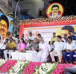 சென்னை கிழக்கு மாவட்டம், ​​திரு.வி.க.நகர் தெற்குப்பகுதியில் நடந்த மனிதநேய விழா