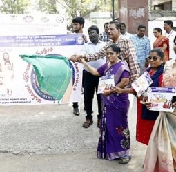 8 கல்லூரிகளின் மாணவர்கள் தேர்தல் விழிப்புணர்வு நடைபயணம்