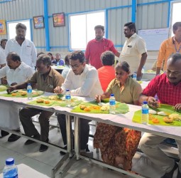 கள்ளக்குறிச்சியில் நேற்று தூய்மை பணியாளர்களுக்கு காலை உணவு