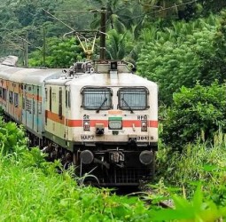 மத்திய பட்ஜெட்டில் ரெயில்வே துறைக்கு ரூ.2,77,380 கோடி ஒதுக்கீடு