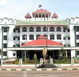 மக்கள் மனதில் பாகுபாடுகளை போக்காமல் தெருக்கள் பெயரை மாற்றுவதால் பலனில்லை: மதுரை ஐகோர்ட்டு