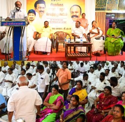 திமுக செயற்குழு கூட்டத்தில் மாவட்ட செயலாளரும் அமைச்சருமான பெரிய கருப்பன்