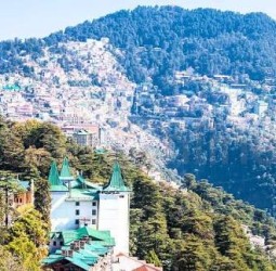 மலைகளின் ராணி சிம்லா: வெள்ளிப் பனிமலைகளுக்கு இடையே ஒரு கனவுப் பயணம்!