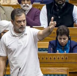 ஏஐ மாநாட்டில் சீன பொருள்கள்: தேசத்தின் நன்மதிப்புக்கு களங்கம்: ராகுல் விமா்சனம்