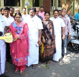 இணைப்பு சக்கரம் பொருத்தப்பட்ட பெட்ரோல் ஸ்கூட்டர்