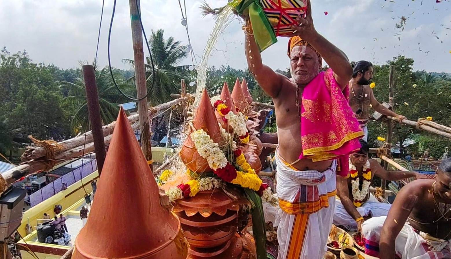 தேரழுந்துர் ஆமருவியப்பன் கோயில் கும்பாபிஷேகம்