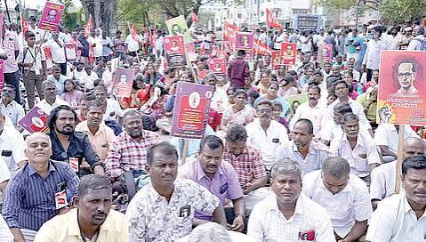 பள்ளியில் மாணவனிடம் கஞ்சா பறிமுதல் - சென்னையில் பெற்றோர், பொதுமக்கள் அதிர்ச்சி