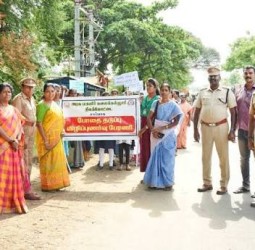 நிலக்கோட்டையில் போதைப்பொருள் ஒழிப்பு, சாலை பாதுகாப்பு: 1000 மாணவிகள் பங்கேற்ற பிரம்மாண்ட விழிப்புணர்வு பேரணி