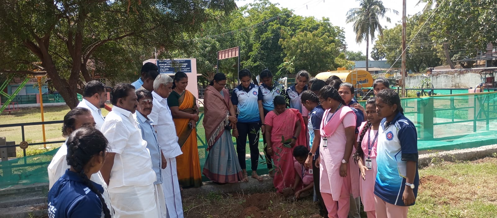 ராணி அண்ணா அரசு மகளிர் கல்லூரி நாட்டு நலப்பணித்திட்ட சிறப்பு முகாம்