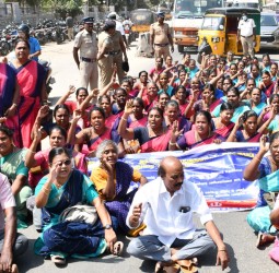 மதுரையில் நேற்று 2-வது நாளாக சாலை மறியல்