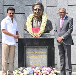 சிப்காட் வளாகத்தில் டாடா மோட்டார்ஸ் ஜேஎல்ஆர் நிறுவனத்தின் நவீன வாகன உற்பத்தி ஆலை துவக்க விழா