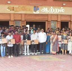 மனோன்மணியம் சுந்தரனார் பல்கலைக்கழகத்தில் மாணவ, மாணவிகளுக்கு இலவச மடிகணினி