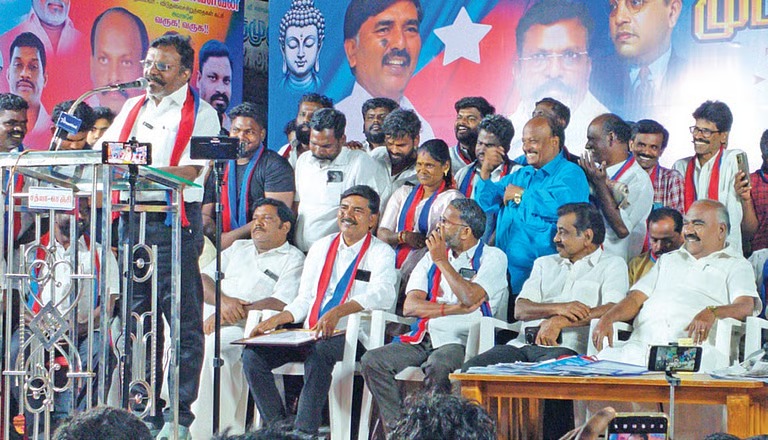 பொதுக் கூட்டத்தில் விசிக தலைவர் திருமாவளவன் எம்.பி