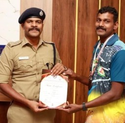 ஏட்டு டேவிட் ஜானுக்கு, குமரி மாவட்ட எஸ்.பி. ஸ்டாலின் பாராட்டு