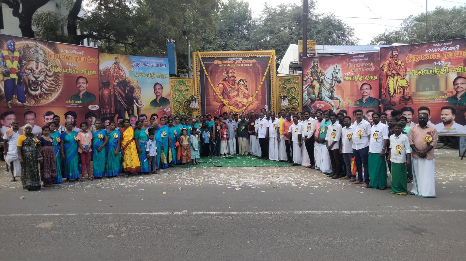 வாடிப்பட்டி பகுதியில்   திருமலைநாயக்கர் பிறந்தநாள்விழா  முளைப்பாரி ஊர்வலம் அன்னதானம்