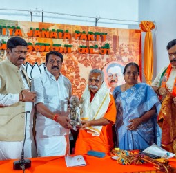 கேசவ விநாயகம் நேற்றுடன் கட்சி பதவியில் இருந்து விடைப்பெற்றார்