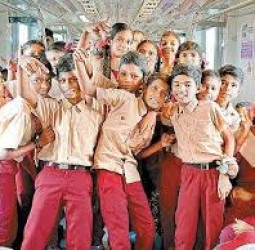 மதுரை அரசுப்பள்ளி மாணவர்கள் 3 பேர் மலேசியாவிற்கு கல்விச்சுற்றுலா