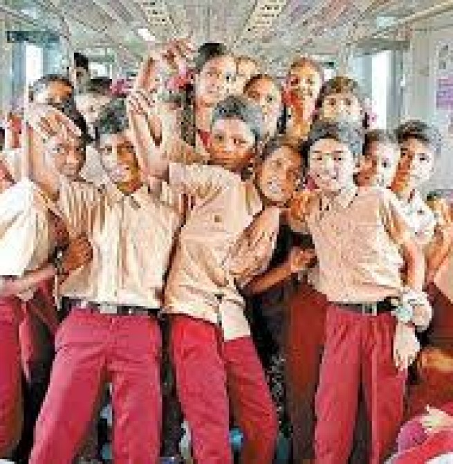 மதுரை அரசுப்பள்ளி மாணவர்கள் 3 பேர் மலேசியாவிற்கு கல்விச்சுற்றுலா