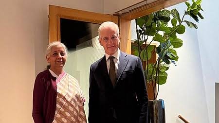 நாா்வே பிரதமருடன் நிா்மலா சீதாராமன் சந்திப்பு