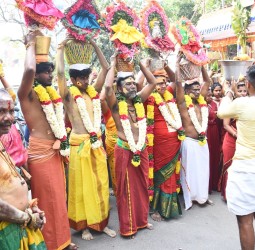 அங்காளபரமேஸ்வரி ஆலயத்தில் 42 வது ஆண்டு மயான கொள்ளை விழா