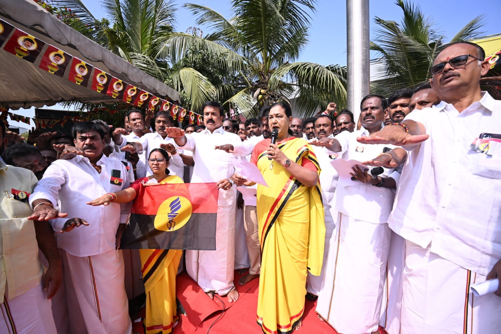 பிரேமலதா தலைமையில் கொடி நாள் உறுதிமொழி